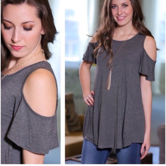 Gorgeous cold shoulder top - Picture 2 of 8